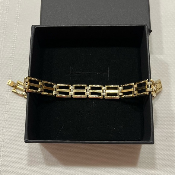 Vintage Jewelry - Vintage gold tone bracelet